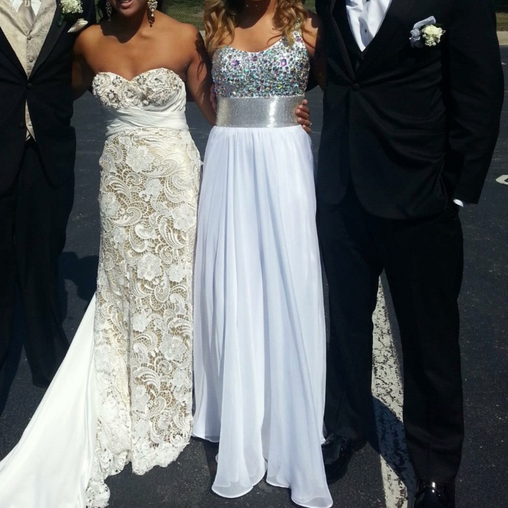 White Tony Bowls One-Shoulder gown